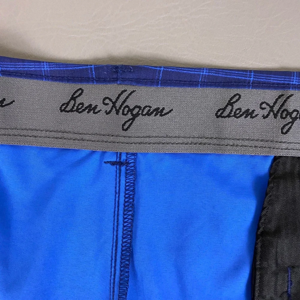 Ben Hogan Golf Shorts Men's Size 52 Blue Plaid Performance Stretch Waist